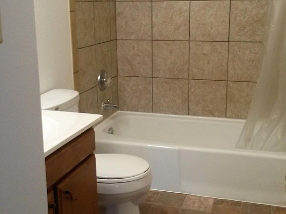 5th image of 734 Fairwood Dr APT 4