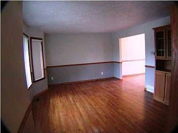 5th image of 8397 Vista Royale Ln NE
