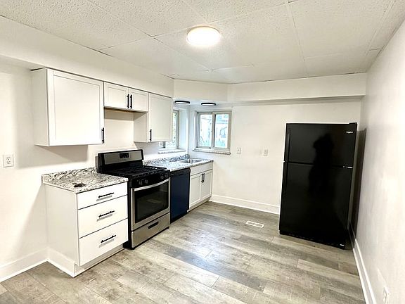 2nd image of 816 N Sheridan Ave #1