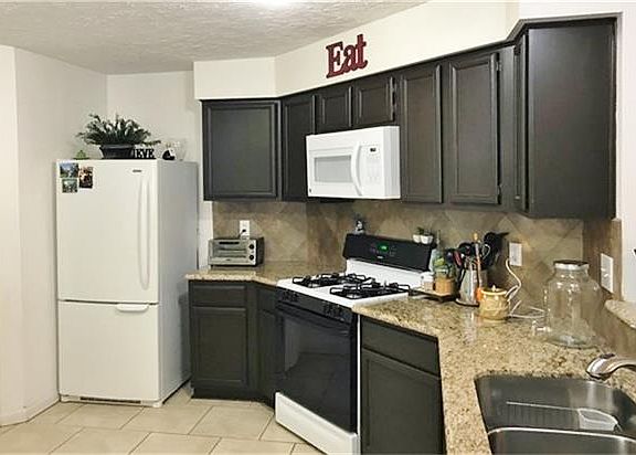 4th image of 359 Capehill Dr