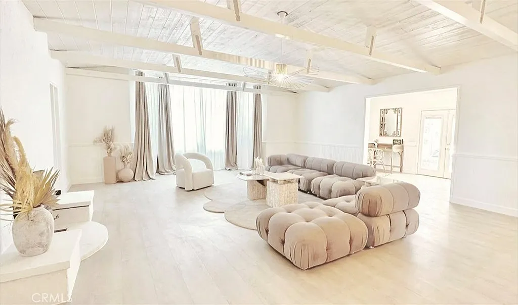 6 bed, 5478 sqft, $6,500 — Photo 4