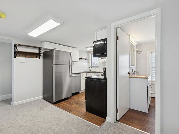 4th image of 371 W Main St Floor 2