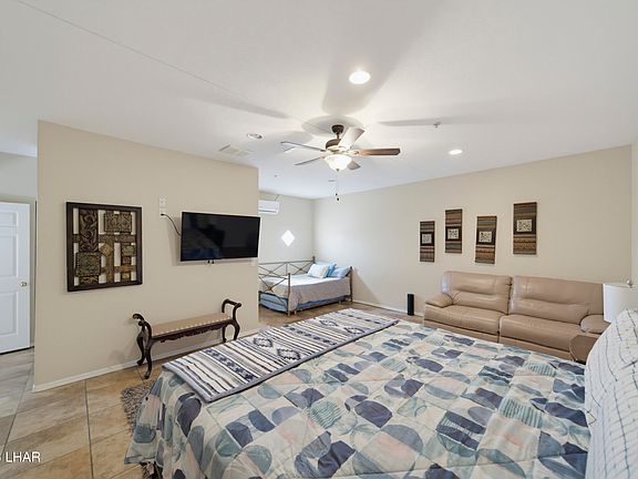 4th image of 1096 Rolling Hills Dr