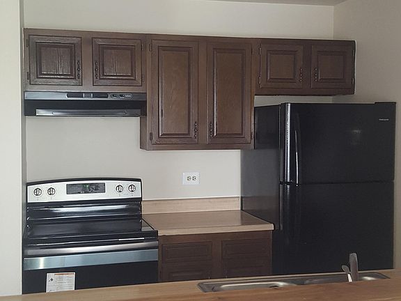 5th image of 185 Glen St APT 2H