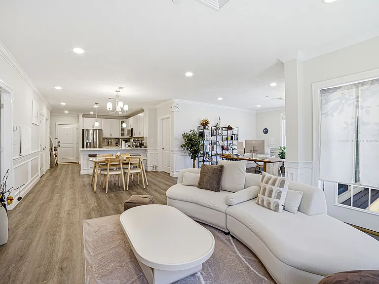 320 Middlesex Ave #D208 — Photo 69