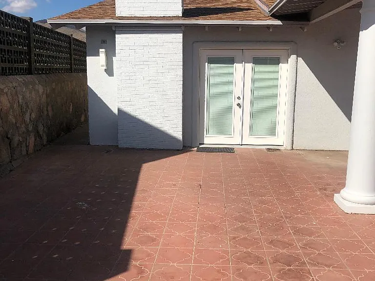 3233 Mesa Verde Ln #2 — Photo 2