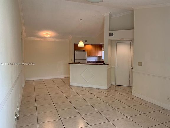 5th image of 3430 Pinewalk Dr N APT 627