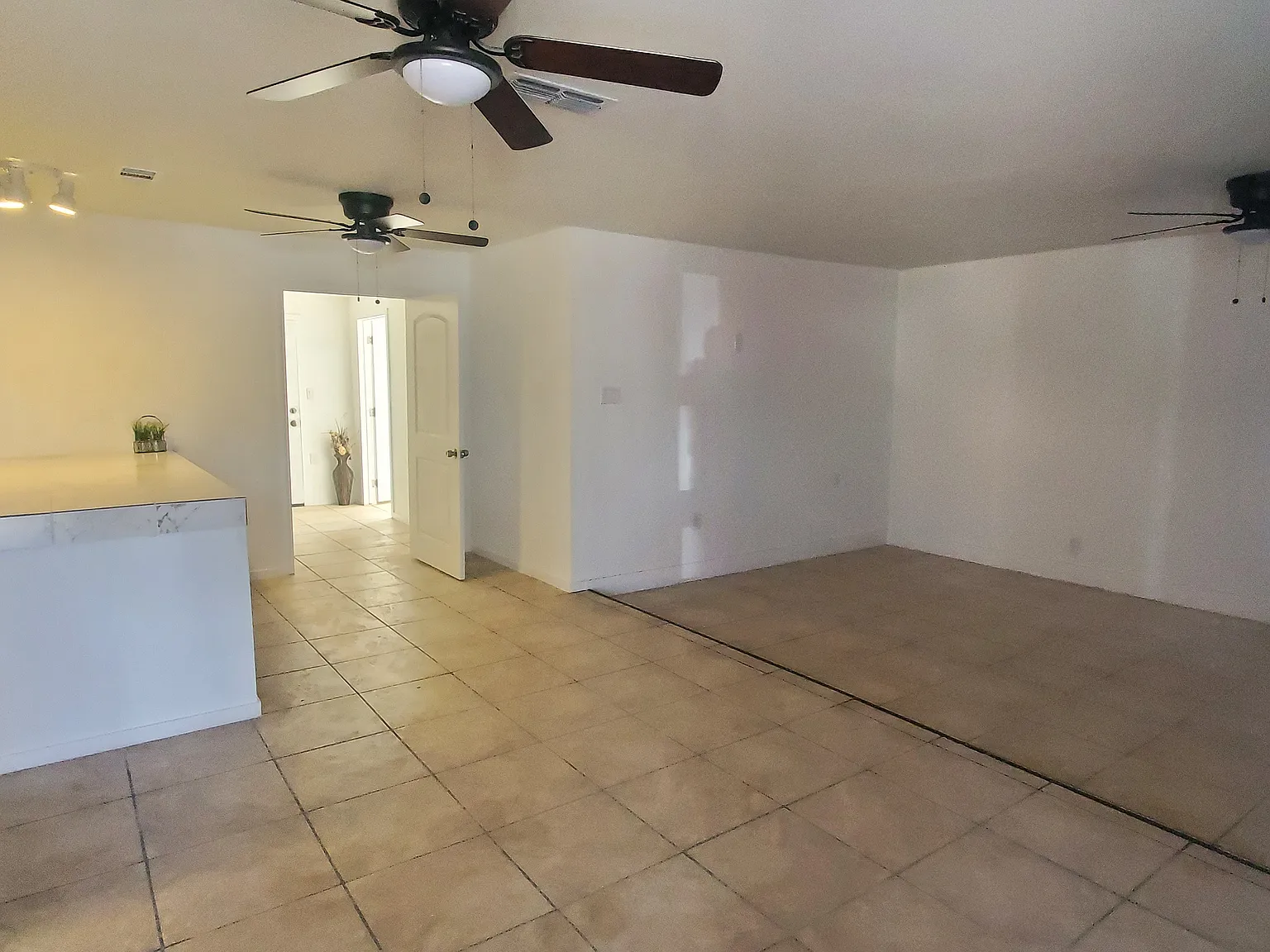 5 bed, 2.5 bath, 2000 sqft, $2,000 — Photo 4