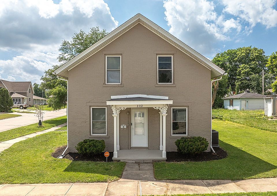 1st image of 302 9th St