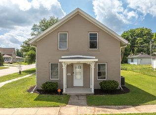 302 9th St, Marion, IA 52302