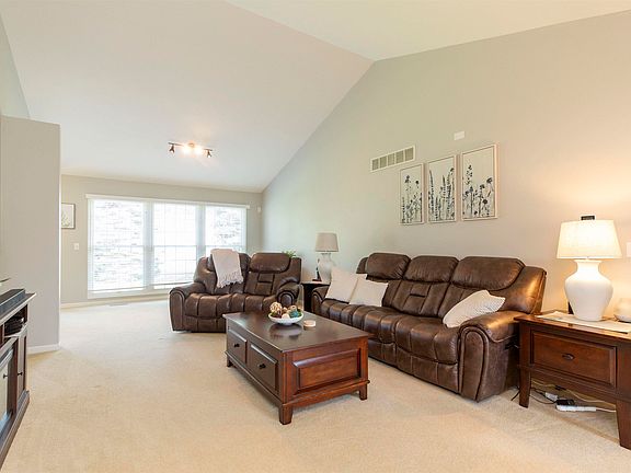 3rd image of 5136 Copper Pointe Dr