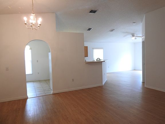 3rd image of 14231 Econ Woods Ln