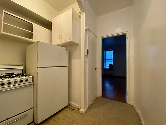 Rented by Mdrn Residential | media 5