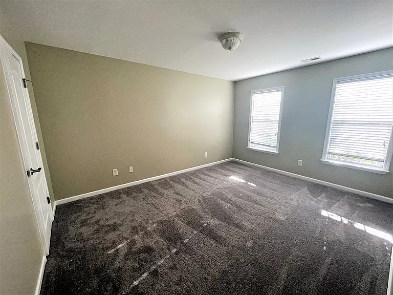 412 Howard Grove Pkwy — Photo 11