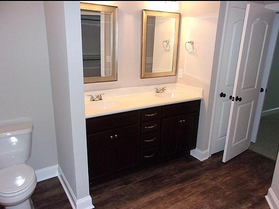 5th image of 2204 Remington Ct #A