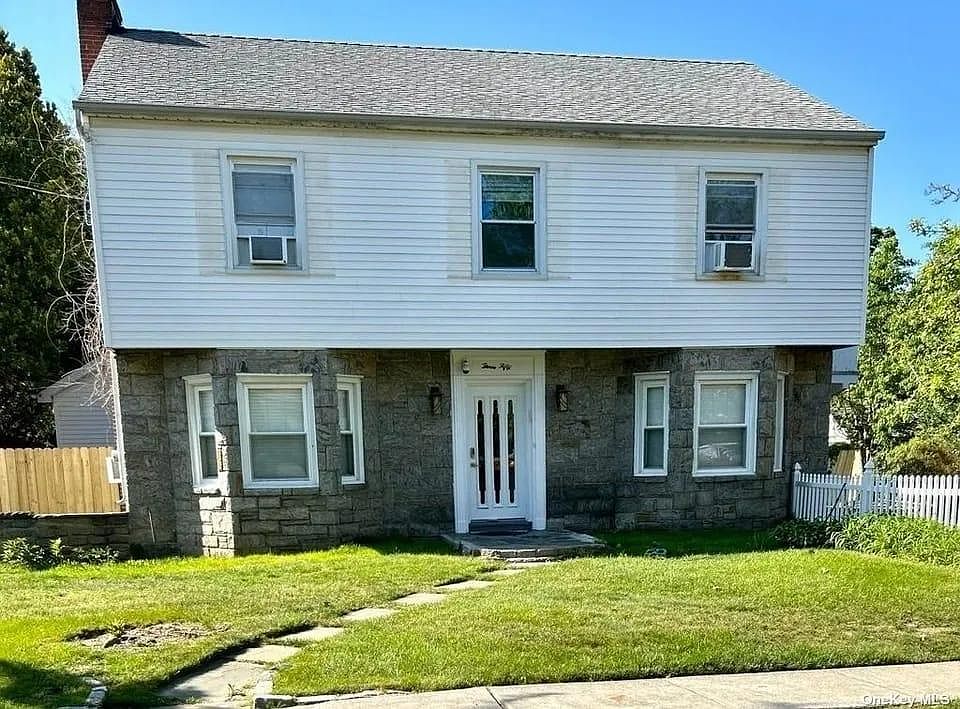 1st image of 350 Livingston Pl