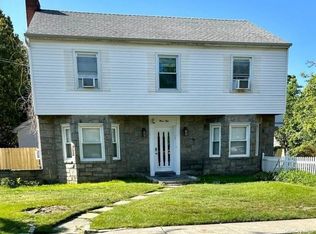 350 Livingston Pl, Cedarhurst, NY 11516