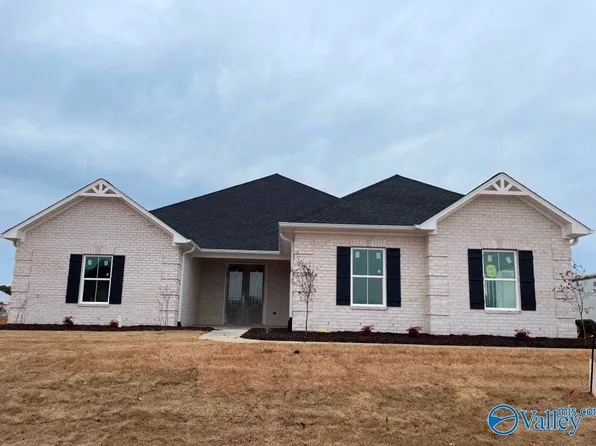 26415 Birkshire Ln, Athens, AL 35613
