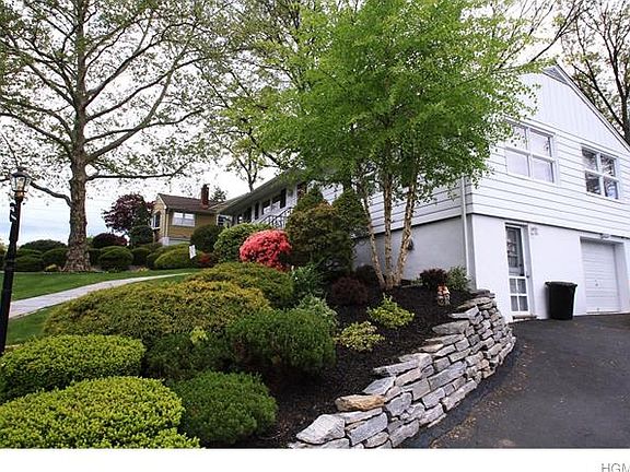 5th image of 34 Fernwood Dr