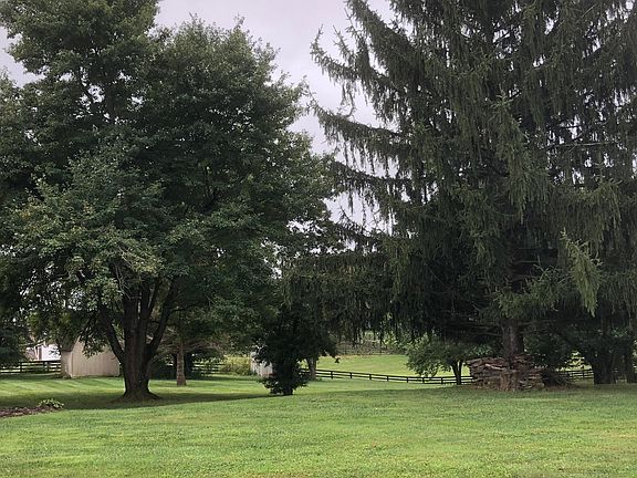 3rd image of 1430 Manor Way
