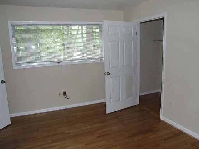 4553 N Peachtree Rd — Photo 6