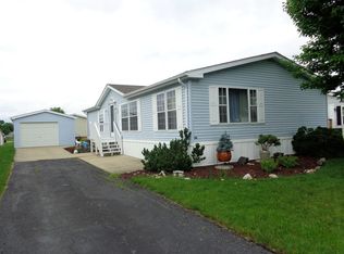 26 Finch Ln, Beecher, IL 60401