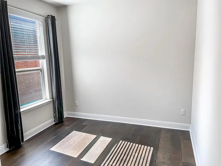 309 Cyril Dr — Photo 21