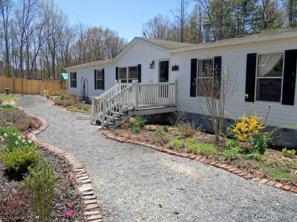 376 Gillespie Rd, Rock, WV 24747