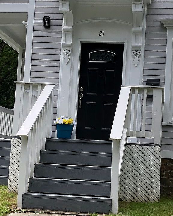 LEGAL 2 FAMILY  HOUSE