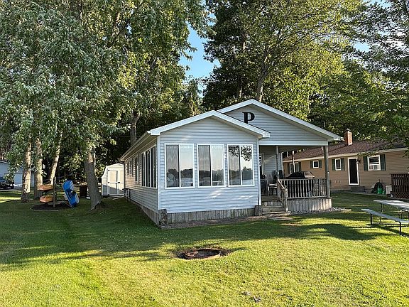 4th image of 1055 Clifford Lake Dr