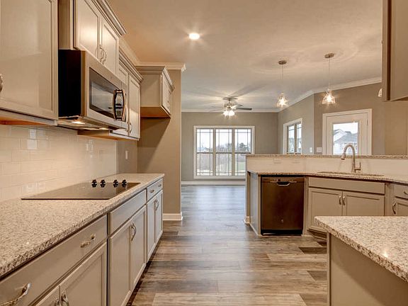 5th image of 138 Josie Ln