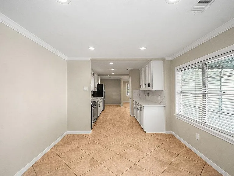 5037 W 43rd St — Photo 16