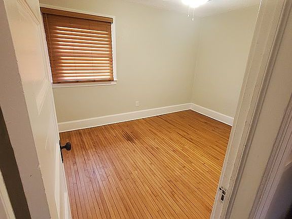 2nd image of 2473 Pierce Ave