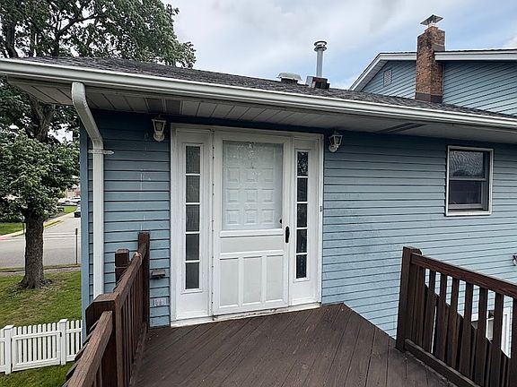 Welcome to 449 Chestnut, Apt. 2!