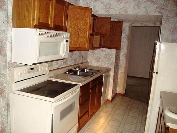3rd image of 5234 Shefford Ct