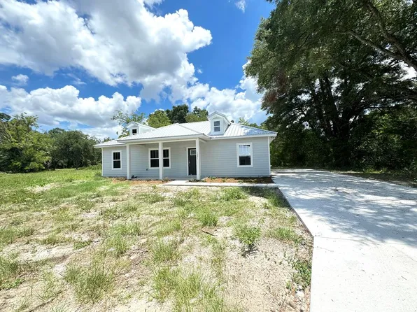 1071 Oliver St, Bell, FL 32693