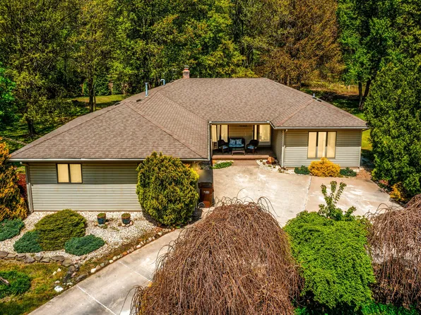 40465 Willis Rd, Belleville, MI 48111