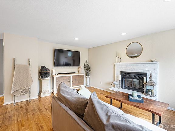 3rd image of 26600 Weaver Avenue NW