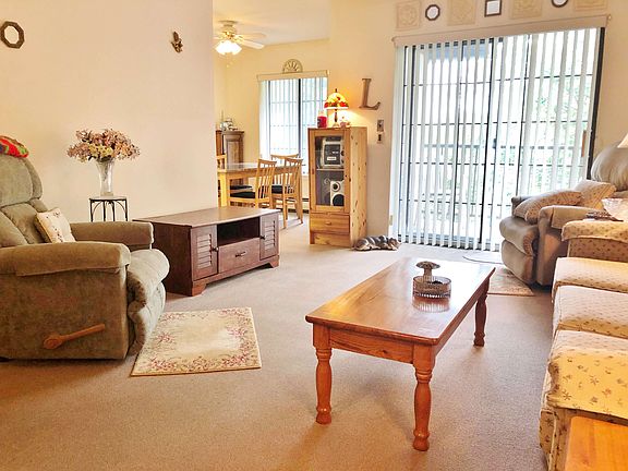 5th image of 2 Elmwood Park Dr APT 423