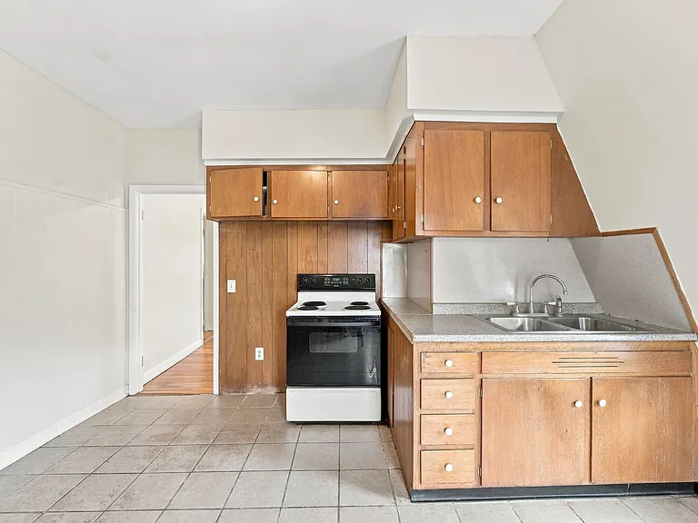 85 Parade St #3 — Photo 16