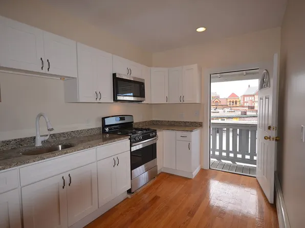 16 Chelsea St, Boston, MA