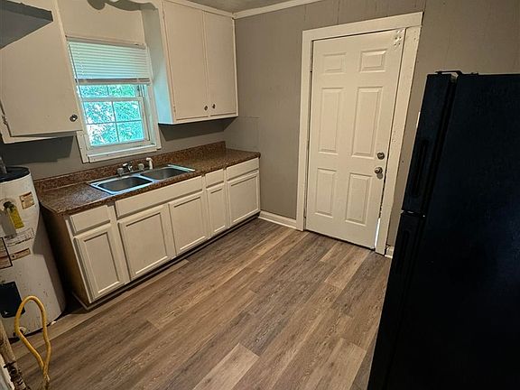 3rd image of 1119 Payne St