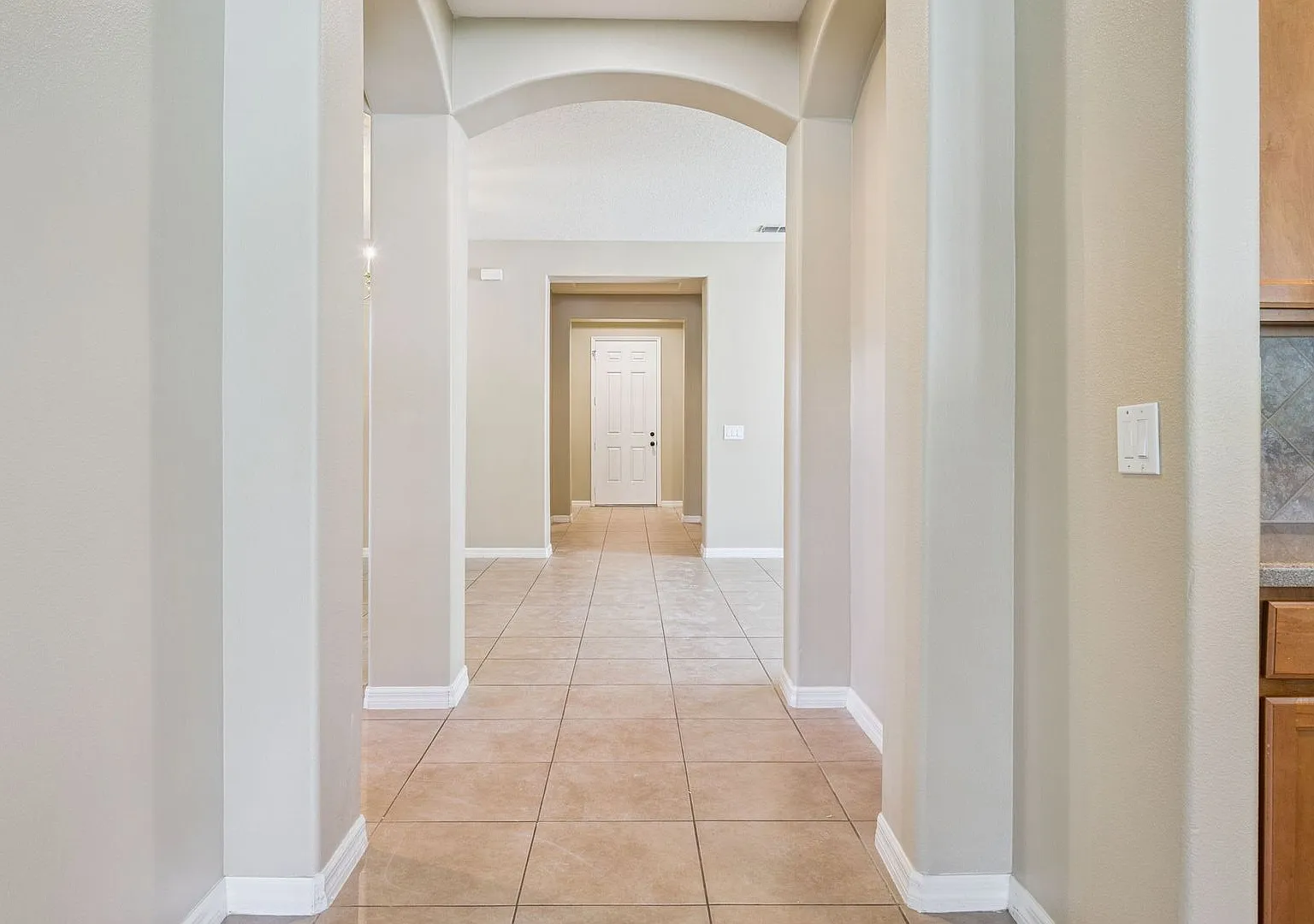 Large Single Story 4/3/2 in Windermeres' Summerport Neighborhood — Photo 4
