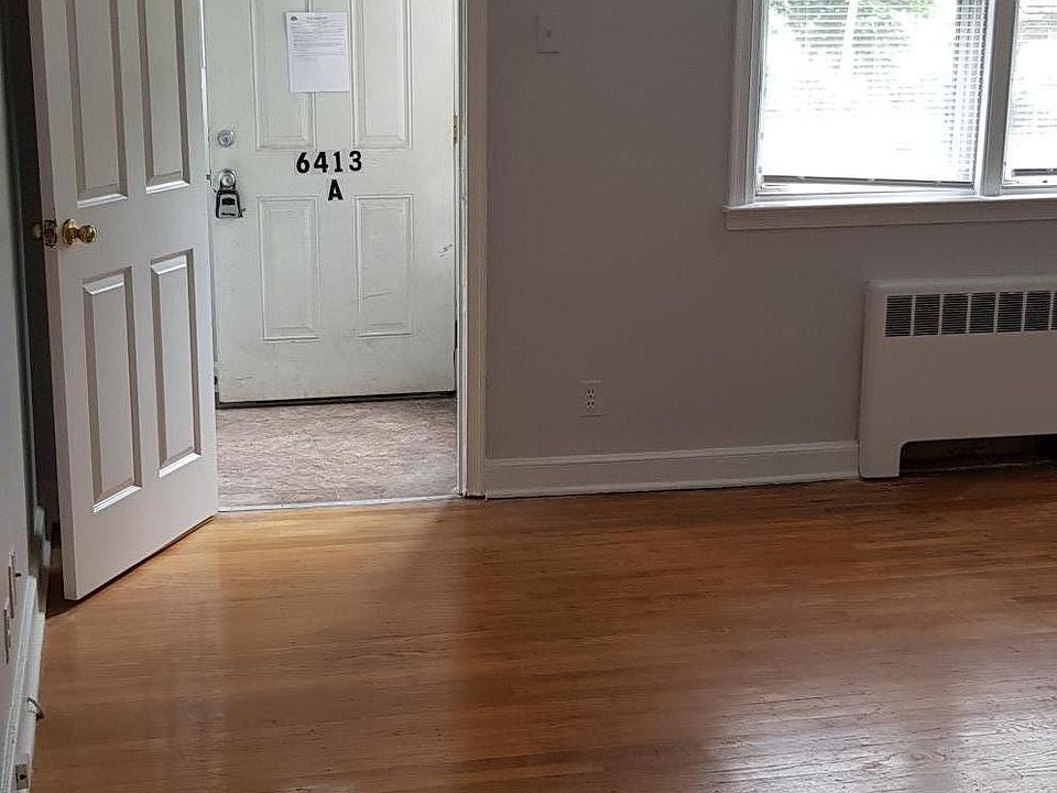Living room with entrance
