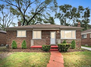 23060 Wildwood St, Oak Park, MI 48237