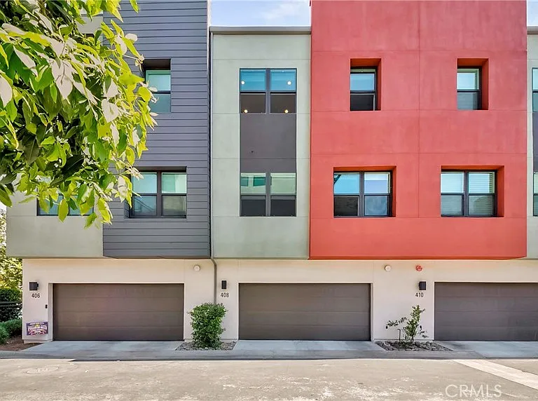 408 Hudson St — Photo 3
