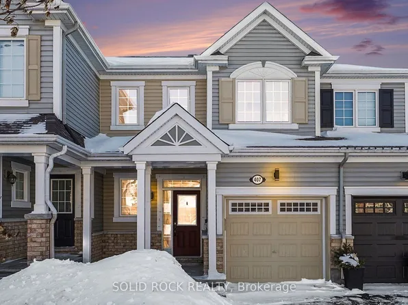 407 White Arctic Ave, Ottawa, ON K2J 5W5