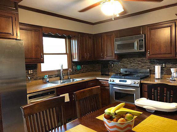5th image of 11379 W 33rd St
