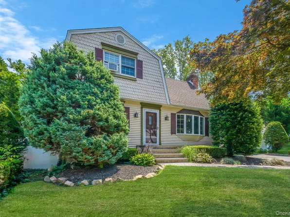 7 Woodruff Court, Huntington, NY 11743