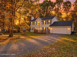 226 Squirrelwood Ct, Effort, PA 18330